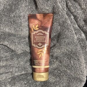 Bath & Body Works Whipped Honey & Vanilla Body Cream - Brown & Gold